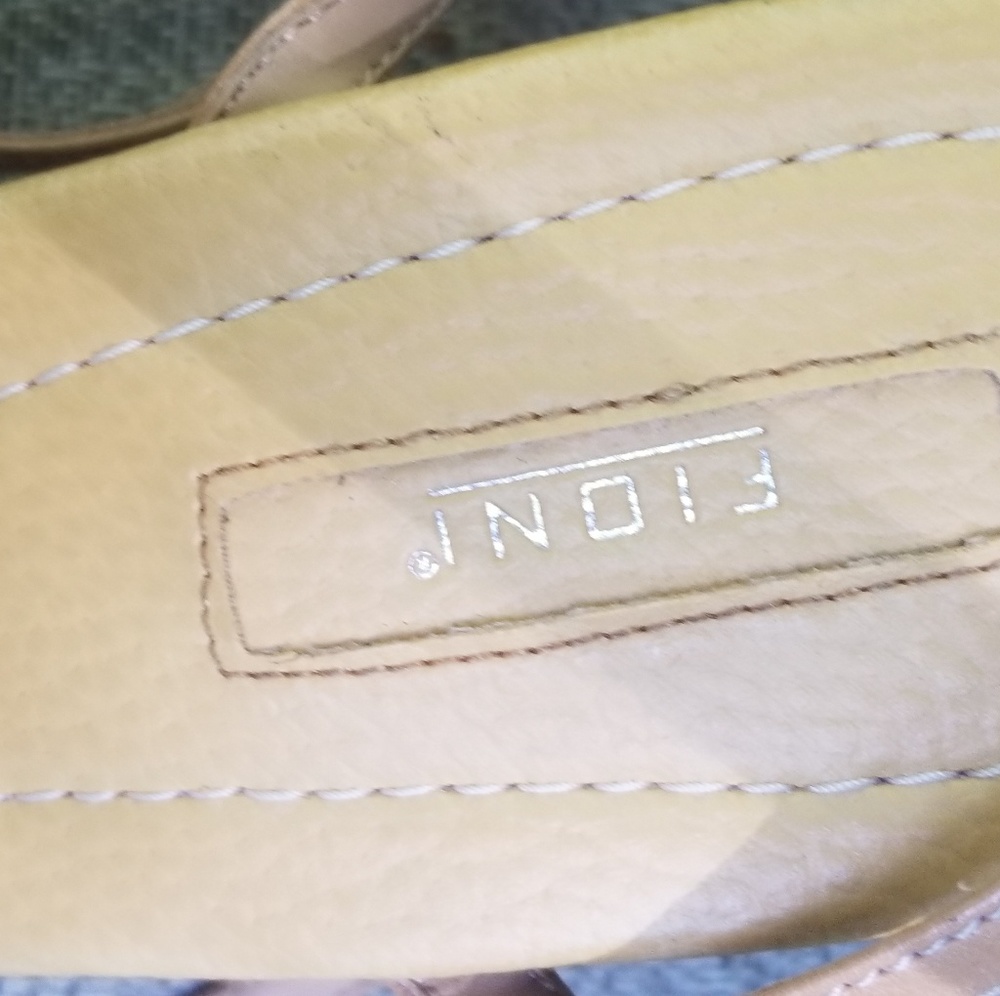 Fioni all leather Italian golden summer wedge sz10 - Picture 3 of 8